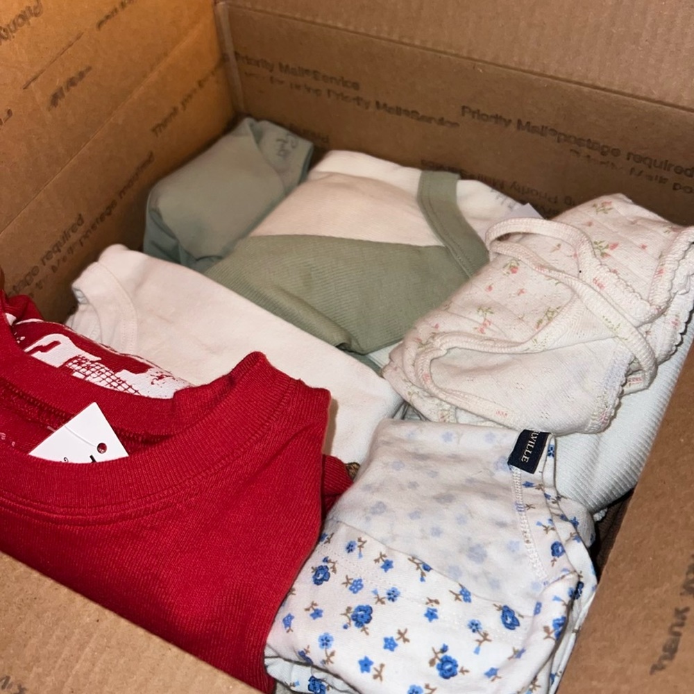 Brandy Melville Custom Style Bundles - Picture 4 of 6